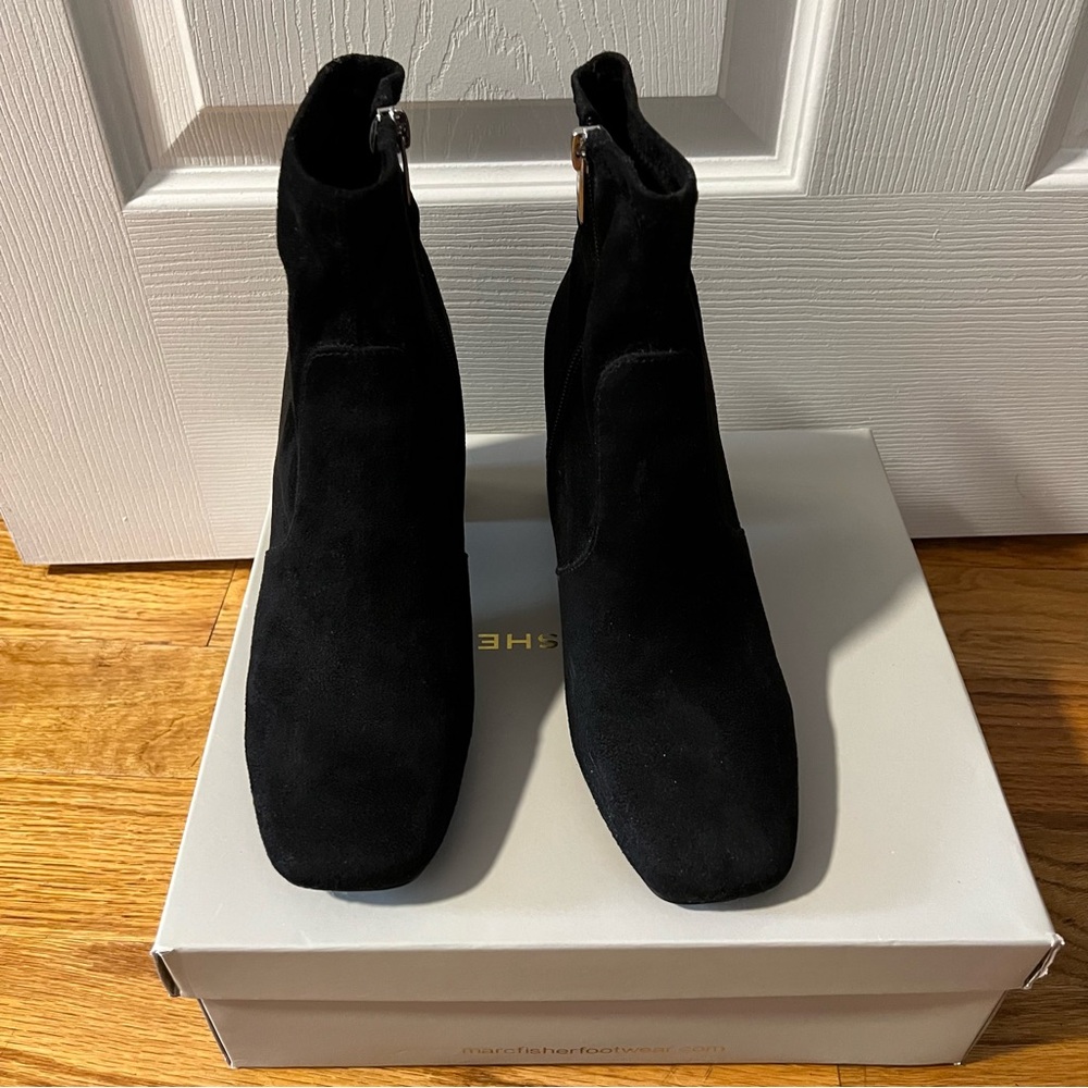 Marc Fisher Black Suede Ankle Boots Size 7.5 - Picture 2 of 6